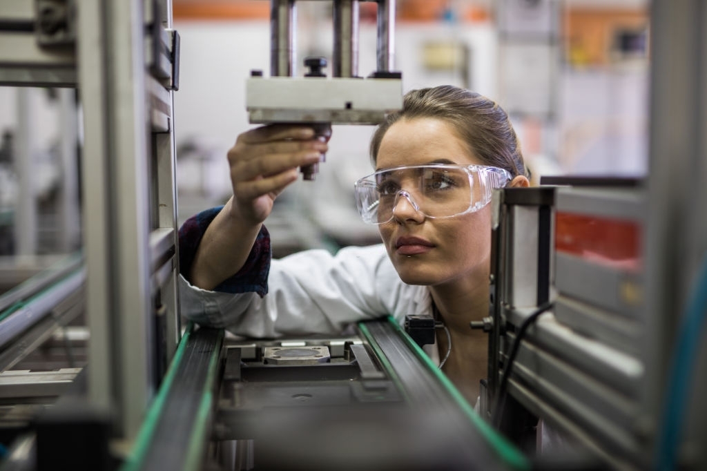 Comment promouvoir l’égalité femmes-hommes dans l’industrie ?