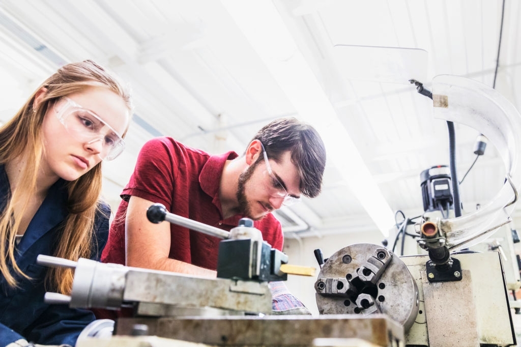 L’importance du partenariat avec les écoles dans le secteur de l’ingénierie