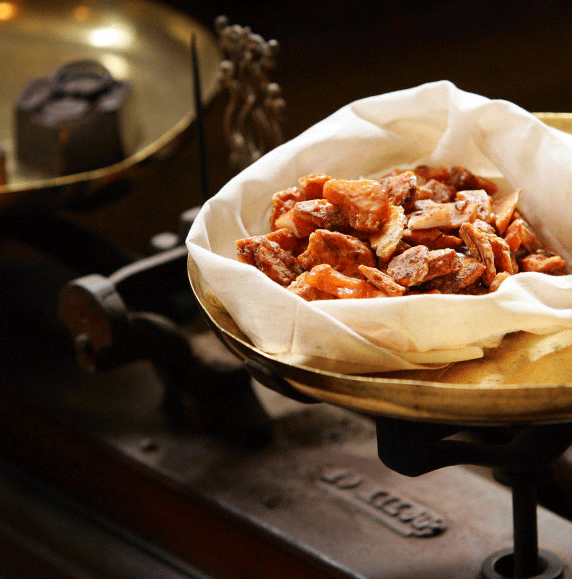 LE BENJOIN, Réputé depuis l'Antiquité pour ses propriétés antiseptiques...