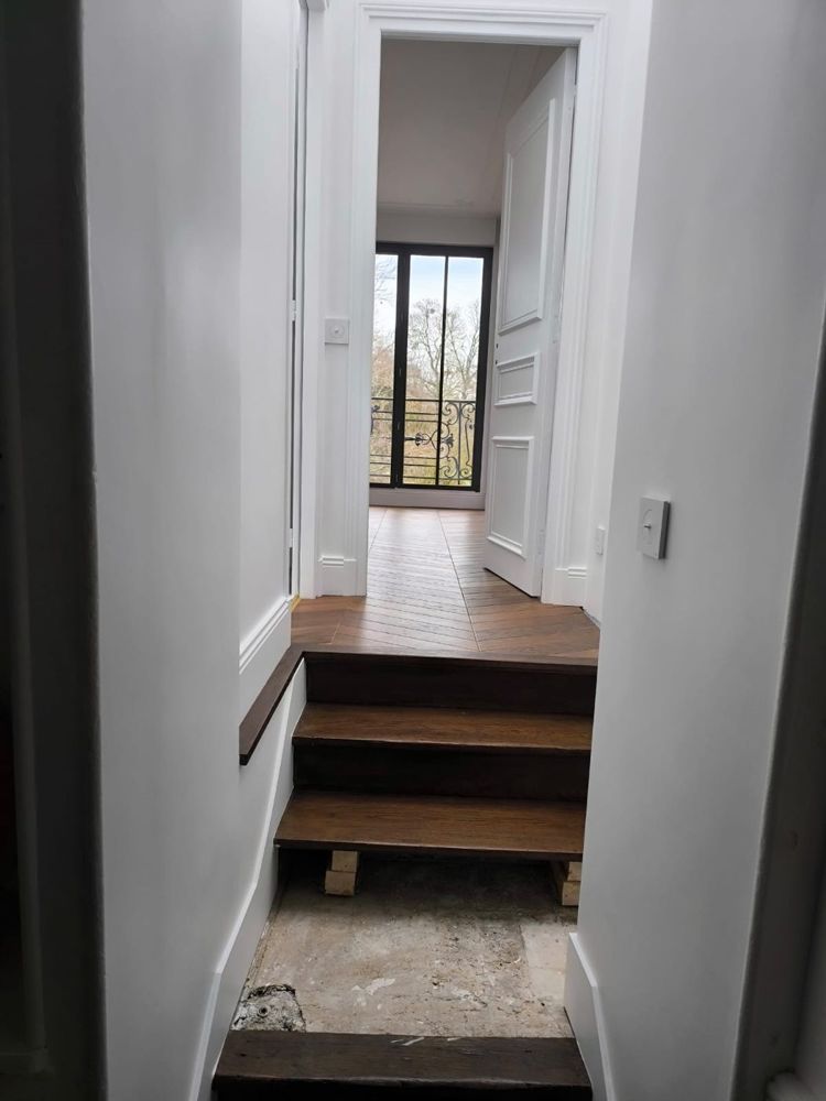 Escalier menant au nouvel étage