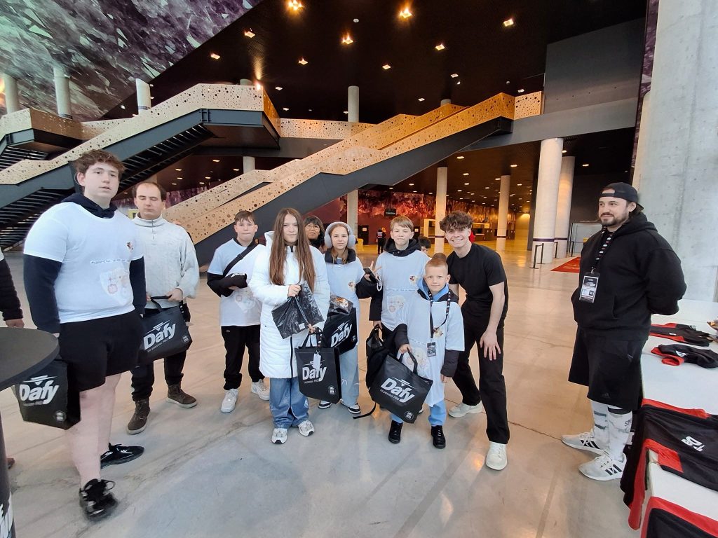 Le rêve de 10 enfants : Assister au spectacle moto Blackliner Freestyle Show