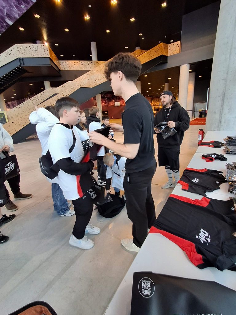 son-plus-beau-reve-blackliner-moto-show-3